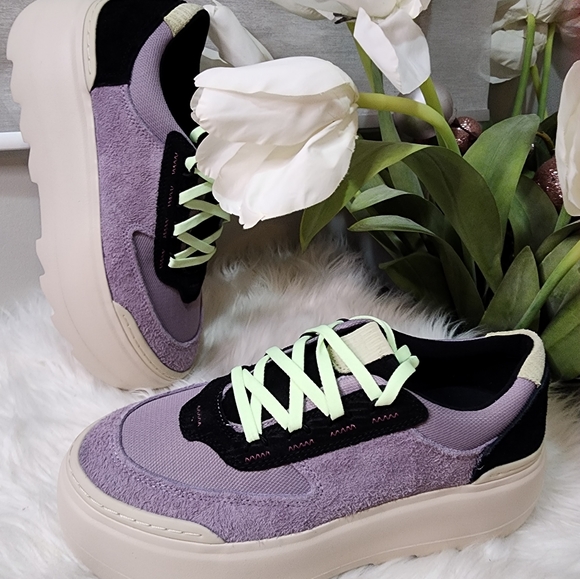 WMNS) UGG Marin Mega Lace 'June Gloom' size10 new - Picture 8 of 10